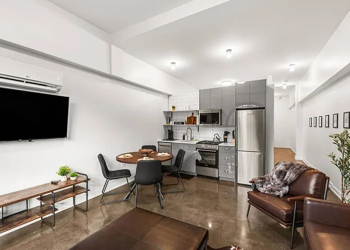 West Loop Loftsleeps 4, Parking, Pool, & Rooftops Chicago
