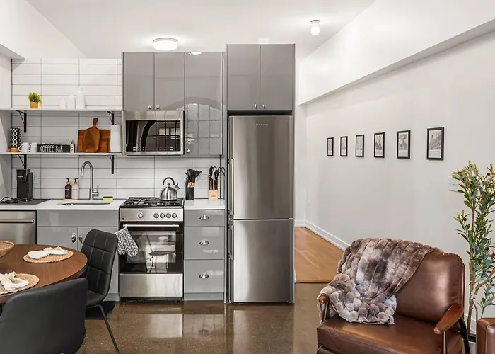 Apartment West Loop Loftsleeps 4, Parking, Pool, & Rooftops Chicago